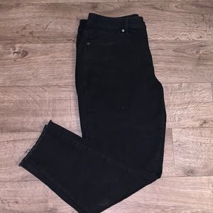 Frayed Hem Ankle Jeans